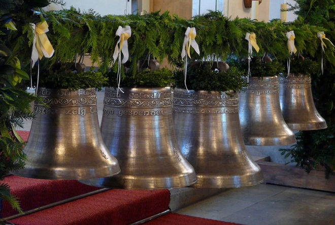 Die fünf Glocken von St. Wigbert, Wabern am Weihetag - 10. August 2008